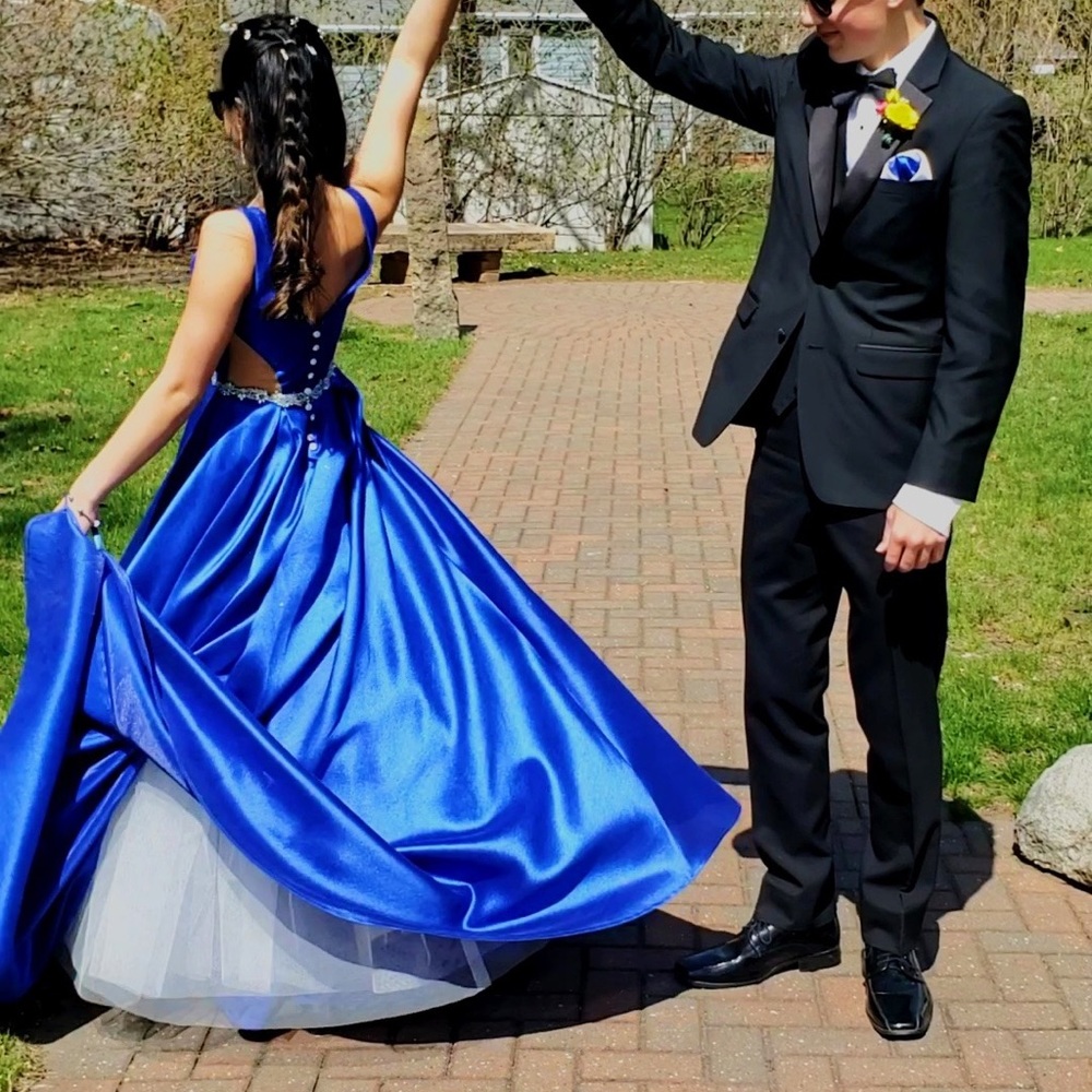 Prom dress - Picture 3 of 3